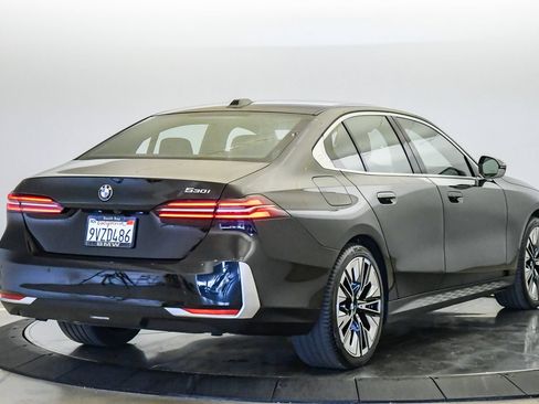 Used 2026 BMW 530i RWD image 5
