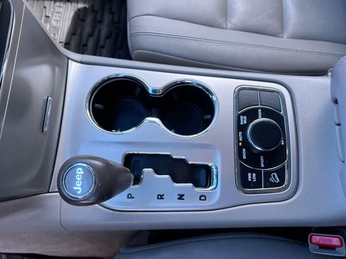 Used 2012 Jeep Grand Cherokee Laredo AWD/4WD image 20