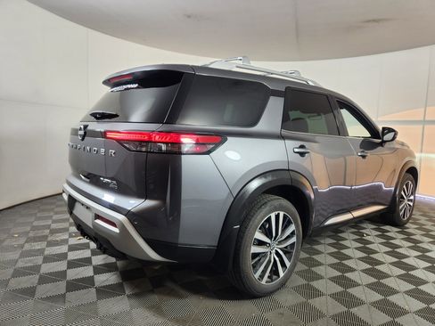 Used 2025 Nissan Pathfinder Platinum image 7