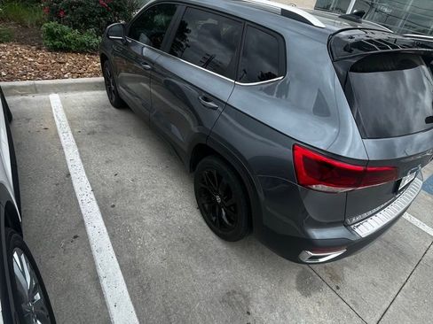 Used 2022 Volkswagen Taos SE image 6