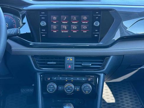 Used 2024 Volkswagen Taos SEL AWD/4WD image 26