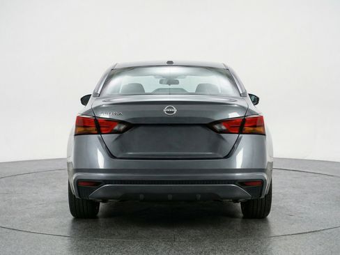 Used 2025 Nissan Altima 2.5 SV image 7
