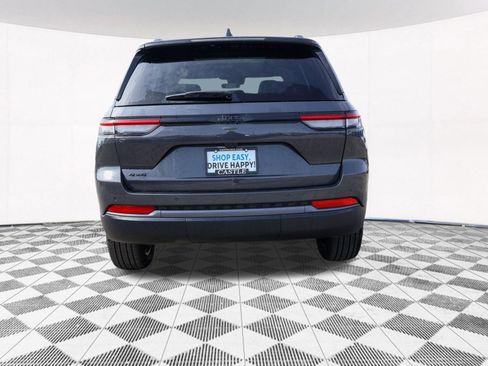 New 2026 Jeep Grand Cherokee Limited w/ Limited Altitude Package AWD/4WD image 13