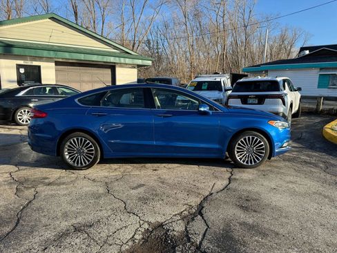 Used 2017 Ford Fusion SE w/ Fusion SE Technology Package image 6