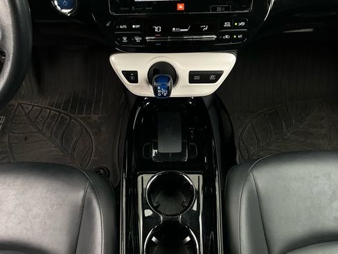 Used 2017 Toyota Prius Four w/ Premium Convenience Package image 13