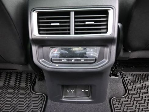 New 2026 Volkswagen Atlas SE image 27