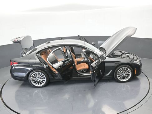 Used 2022 BMW 530i w/ Premium Package image 78