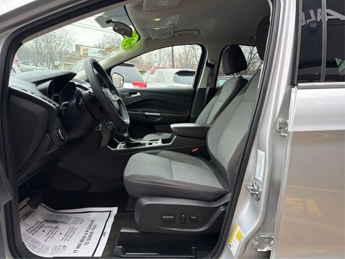 Used 2017 Ford Escape SE image 9