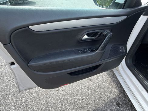 Used 2013 Volkswagen CC Sport FWD image 13