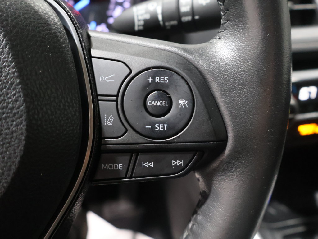 Used 2021 Toyota RAV4 XLE w/ XLE Grade Weather Package AWD/4WD image 34