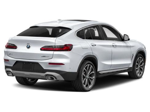 Used 2022 BMW X4 xDrive30i w/ Premium Package AWD/4WD image 2