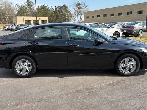 New 2026 Hyundai Elantra SE image 4