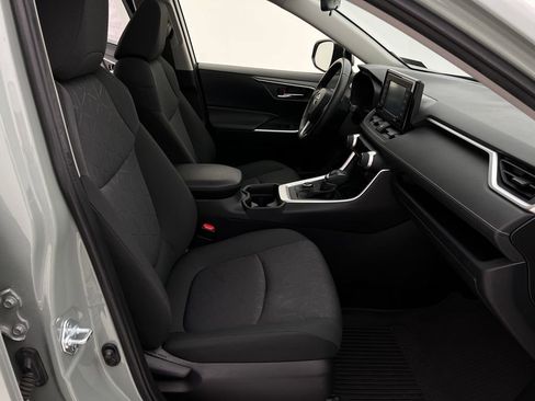 Used 2021 Toyota RAV4 XLE image 17