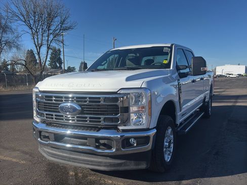 Used 2025 Ford F250 XLT image 4