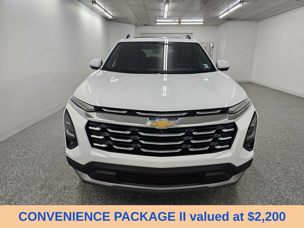 Used 2025 Chevrolet Equinox LT w/ Convenience Package II FWD image 2