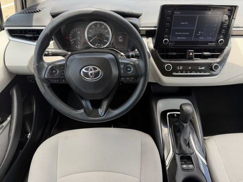 Used 2022 Toyota Corolla LE FWD image 12