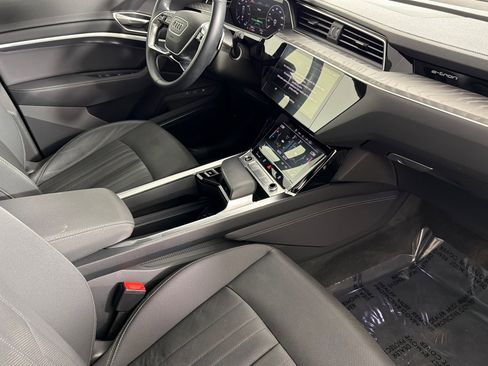 Used 2022 Audi e-tron Premium Plus w/ Premium Plus Package image 15
