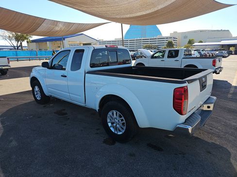Used 2019 Nissan Frontier SV image 8