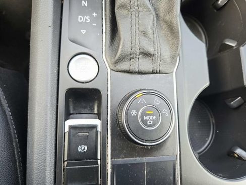 Used 2019 Volkswagen Atlas SE AWD/4WD image 28