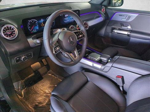 Used 2023 Mercedes-Benz EQB 300 4MATIC image 10
