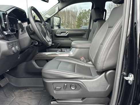 Certified 2024 Chevrolet Silverado 2500 LTZ w/ LTZ Convenience Package image 9