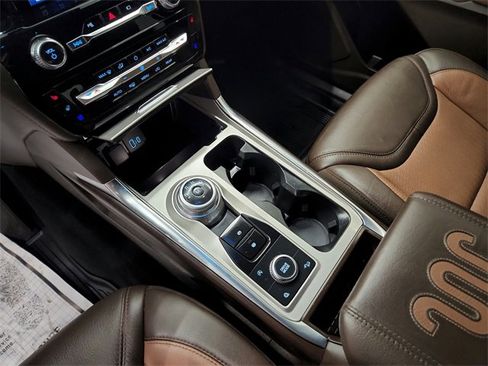 Used 2021 Ford Explorer King Ranch w/ Premium Technology Package image 23