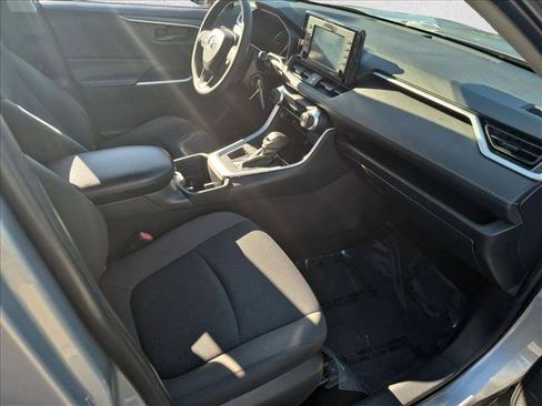 Used 2022 Toyota RAV4 LE FWD image 20