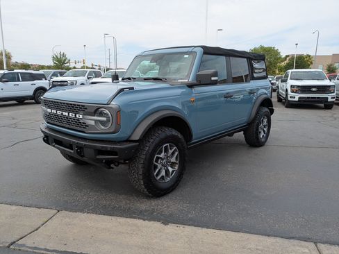 Certified 2023 Ford Bronco Badlands AWD/4WD image 8