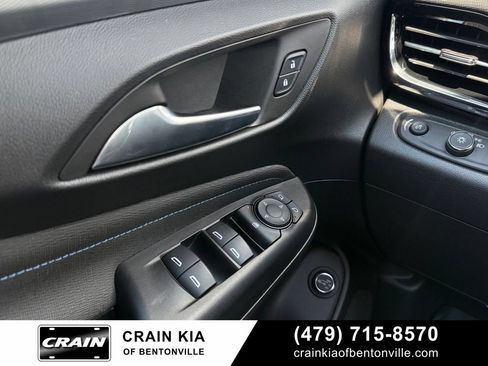 Used 2025 Buick Envista Sport Touring w/ Convenience I Package FWD image 10