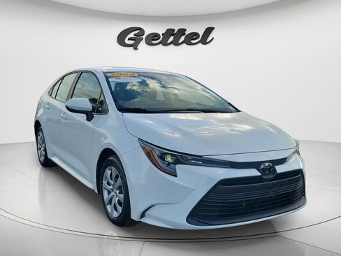 Used 2024 Toyota Corolla LE FWD image 3