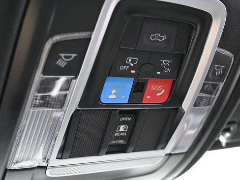 New 2026 RAM 1500 4x4 Crew Cab image 23