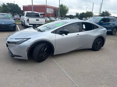 Used 2026 Toyota Prius LE FWD image 6