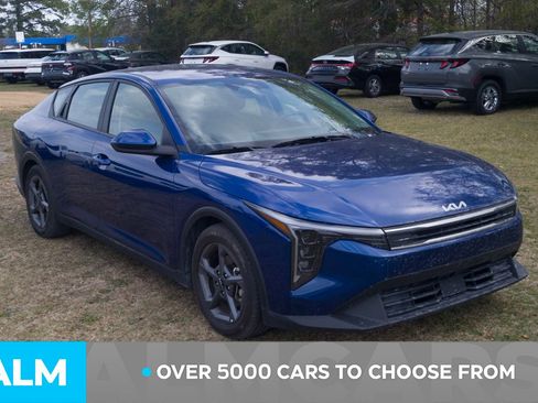 Used 2025 Kia K4 LXS image 2