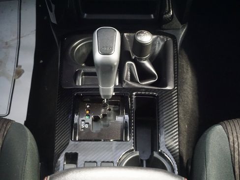 Certified 2019 Toyota 4Runner TRD Off-Road image 31