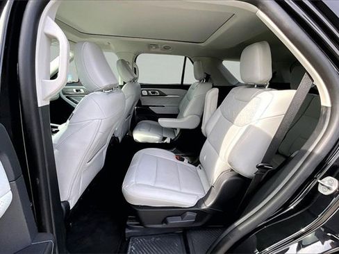 Certified 2025 Ford Explorer Platinum w/ Ultimate Package image 17