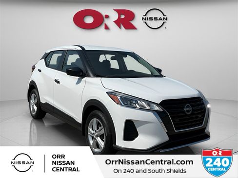 New 2025 Nissan Kicks Play S image 3