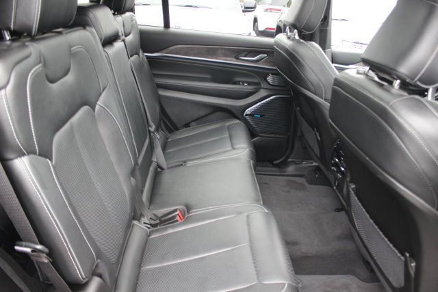 Used 2023 Jeep Grand Cherokee L Overland AWD/4WD image 35