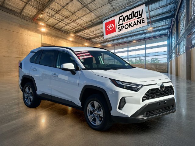Used 2025 Toyota RAV4 XLE AWD/4WD image 2