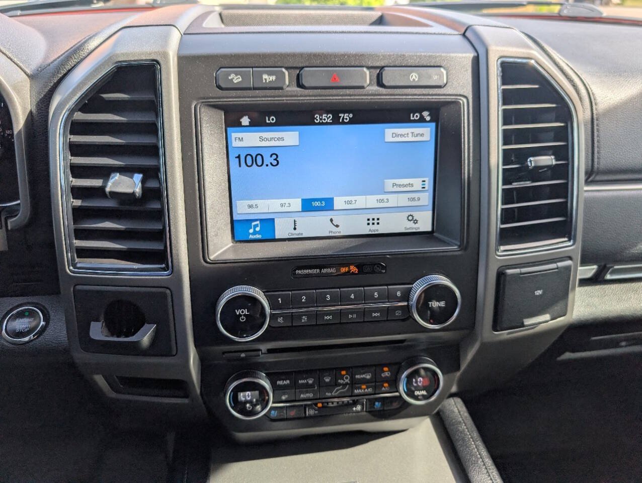 Used 2018 Ford Expedition Max XLT w/ Equipment Group 202A AWD/4WD image 16