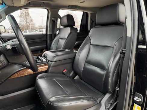 Used 2019 Chevrolet Tahoe Premier w/ RST Edition image 24