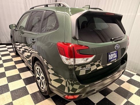 Used 2023 Subaru Forester Premium AWD/4WD image 6