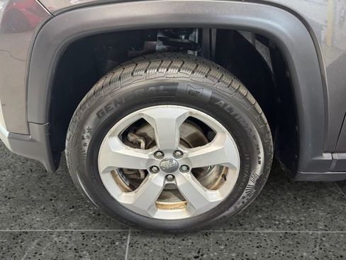 Used 2019 Jeep Compass Latitude w/ Popular Equipment Group AWD/4WD image 24