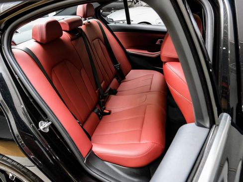 Used 2025 BMW 330i xDrive Sedan w/ Convenience Package image 39