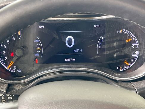 Used 2022 Jeep Grand Cherokee Limited image 12