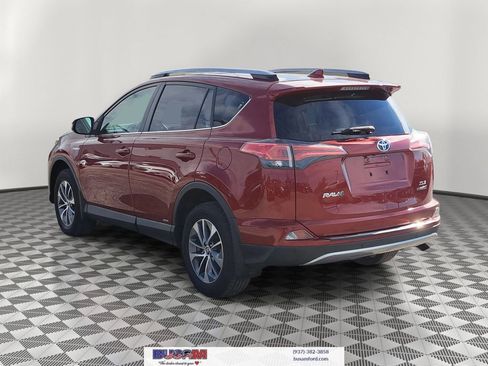 Used 2018 Toyota RAV4 XLE image 3