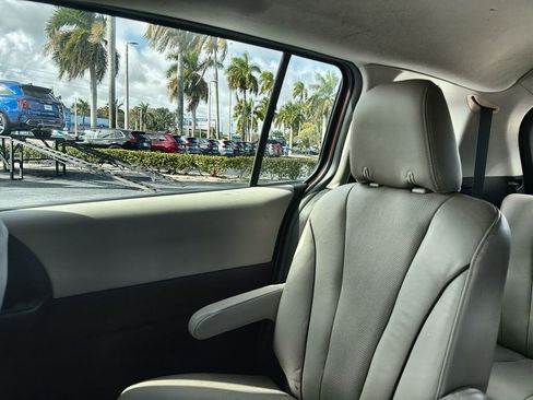 Used 2015 MAZDA MAZDA5 Grand Touring image 13