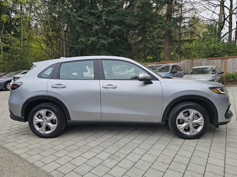 Used 2023 Honda HR-V LX image 8