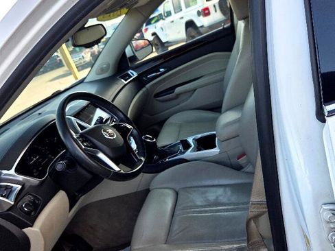 Used 2013 Cadillac SRX Luxury image 9