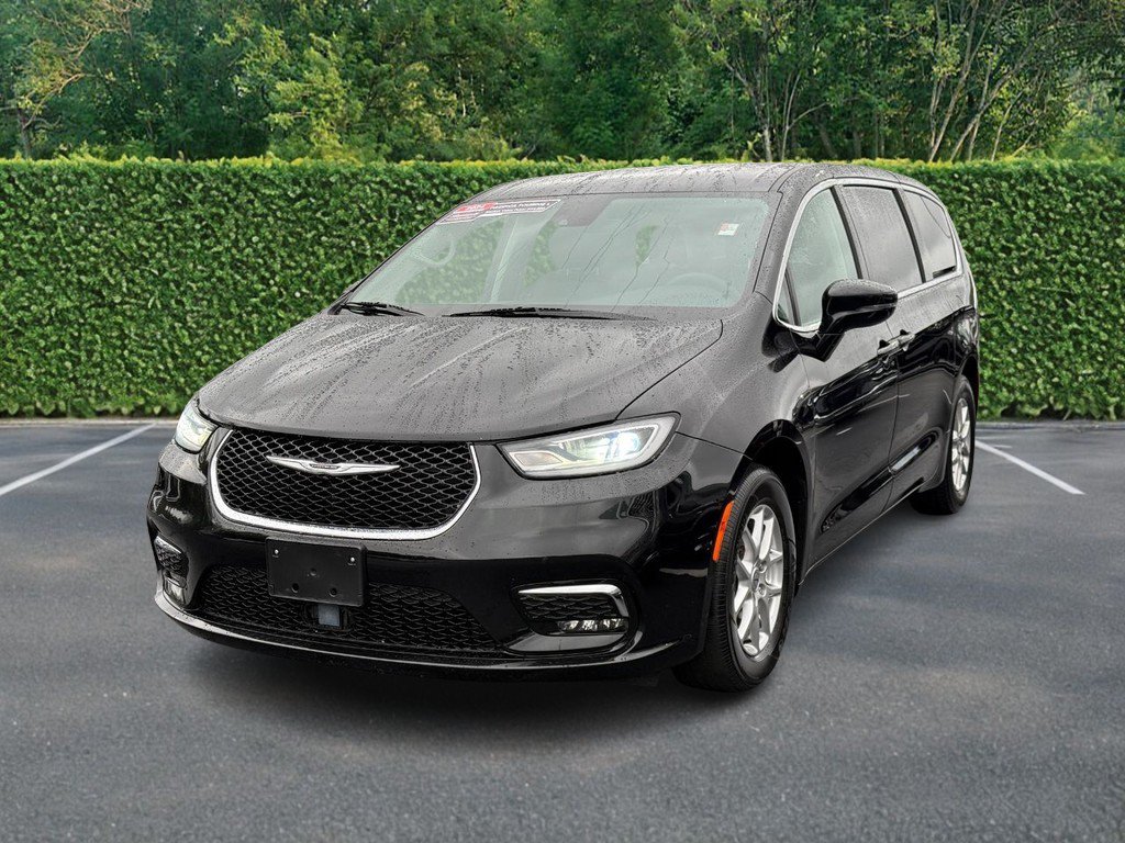 Used 2024 Chrysler Pacifica Touring-L FWD image 8