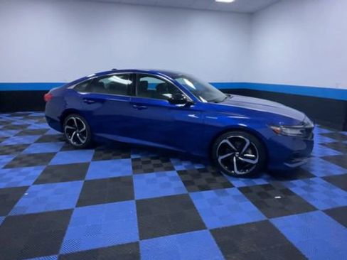 Used 2022 Honda Accord Sport image 2